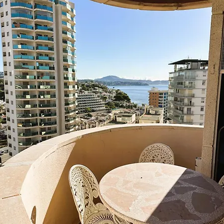 With Pool & Gym Апартаменти