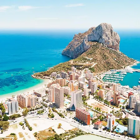 With Pool & Gym Апартаменти